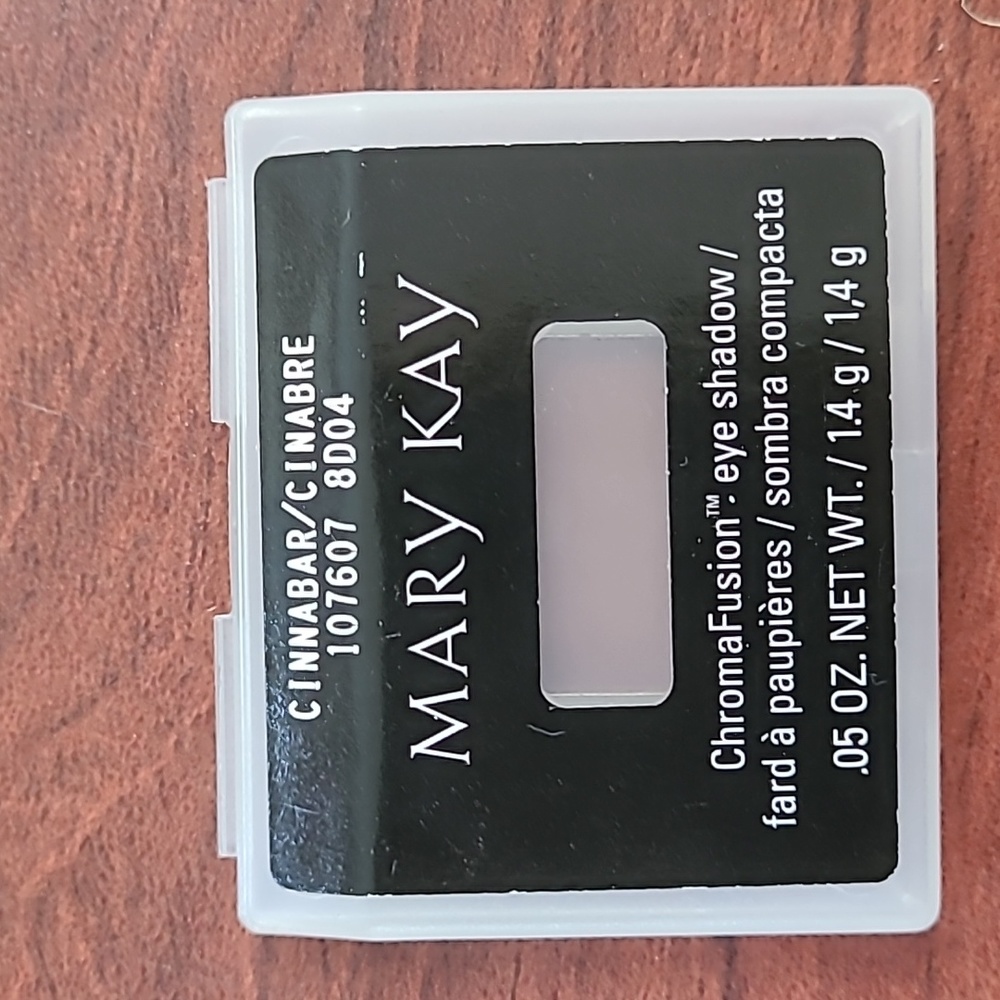 New in packaging! Mary Kay ChromaFusion Cinnabar eye color shadow